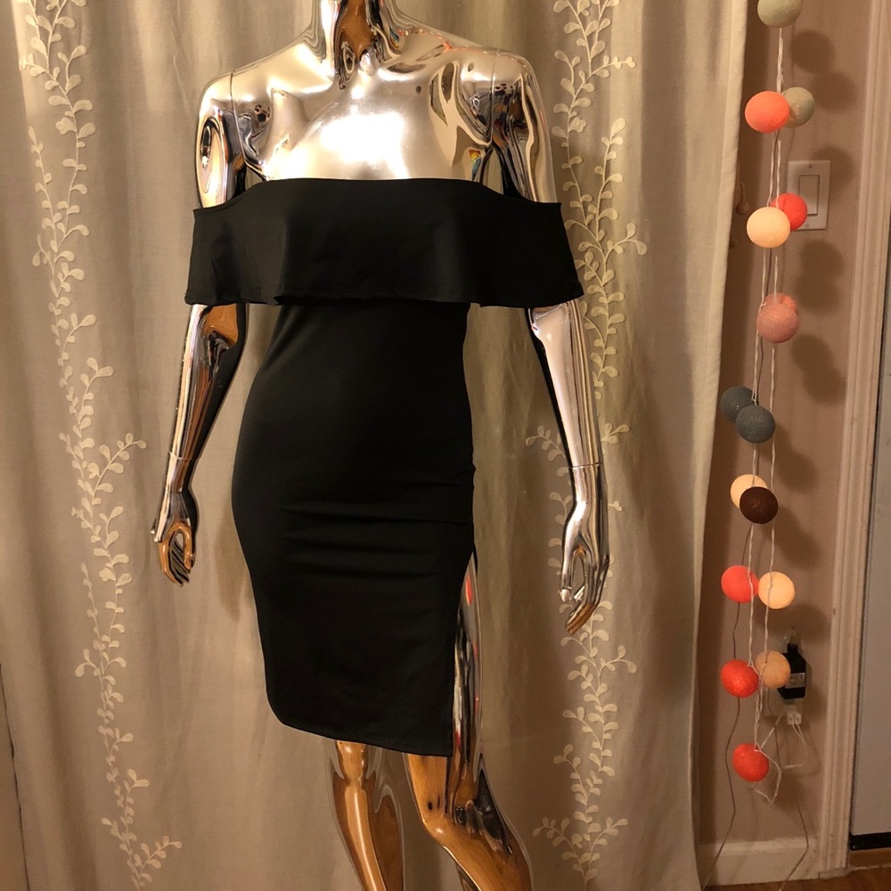 Black Off The Shoulder Bodycon Dress with Slit